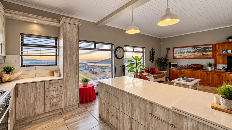 2 Bedroom Property for Sale in Hoogland Western Cape